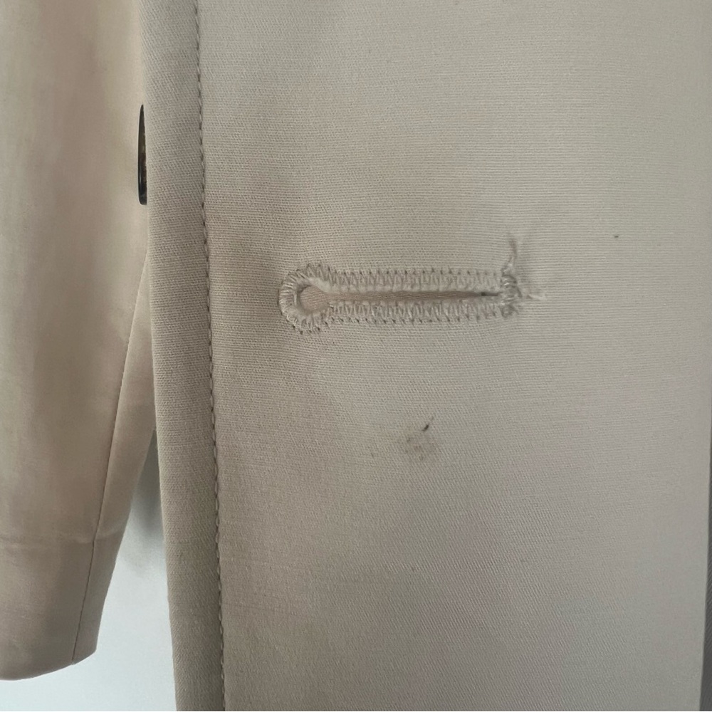 Brooks Brothers Classic Cream Neutral Beige Belted Trench Jacket Size 2 - Used - Picture 9 of 15